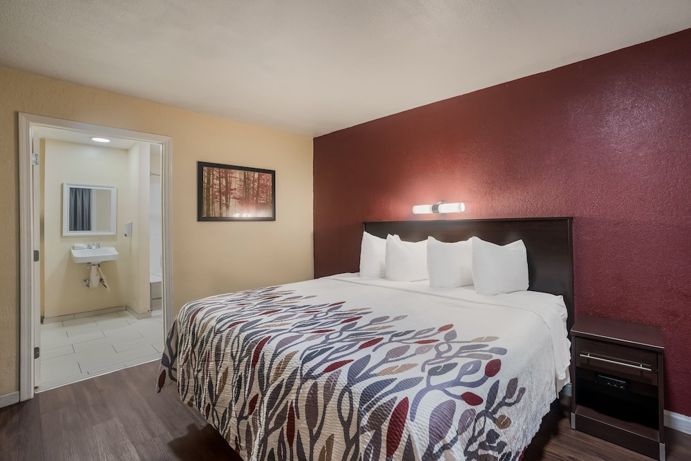 Red Roof Inn Stockton - photo 5