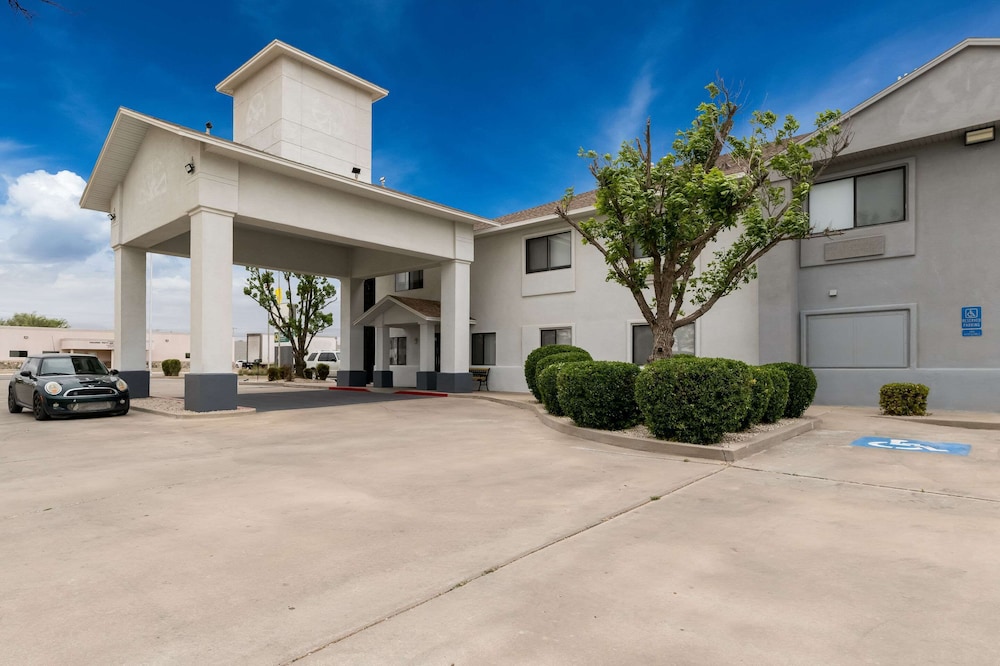 Quality Inn & Suites Artesia — hotel in Artesia