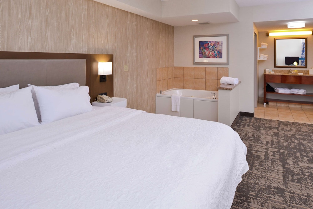Hampton Inn & Suites Wilmington - photo 42