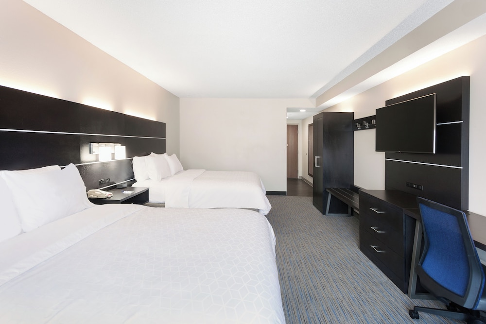 Holiday Inn Express Hotel & Suites Culpeper by IHG - photo 11