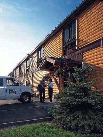 Long House Alaskan Hotel - photo 2