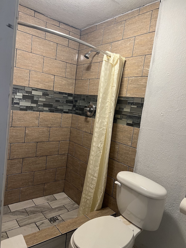 Greensburg Inn - photo 24