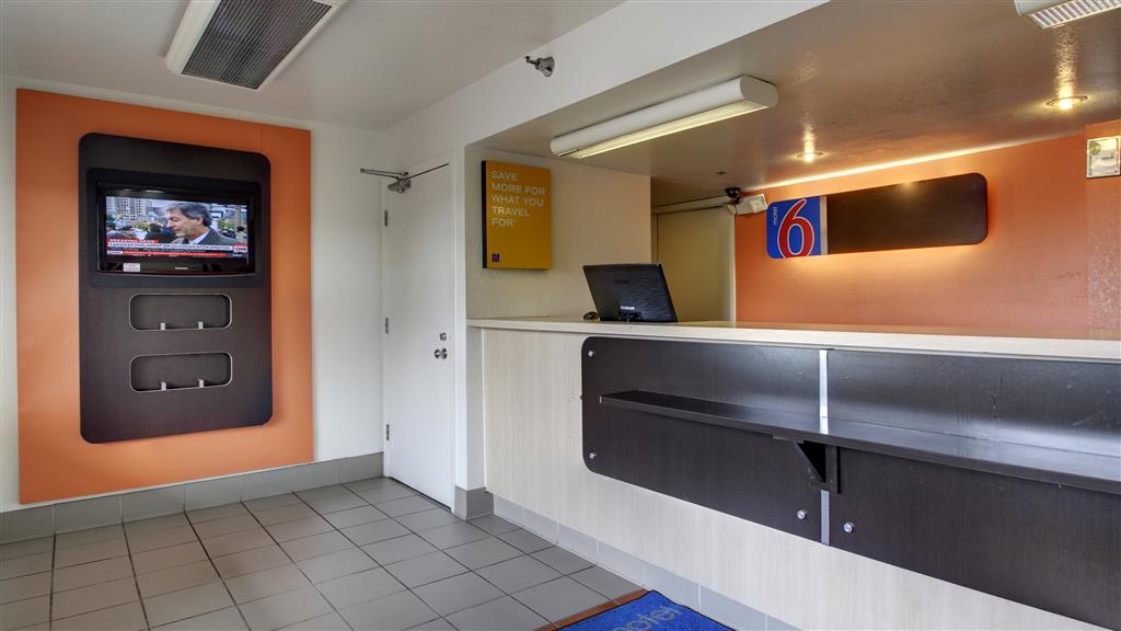 Motel 6 Des Moines IA North - photo 22