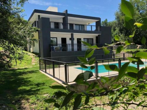 Complejo Ayres De Mayu Sumaj — 4-Star Luxury Hotel in Villa Carlos Paz, Argentina