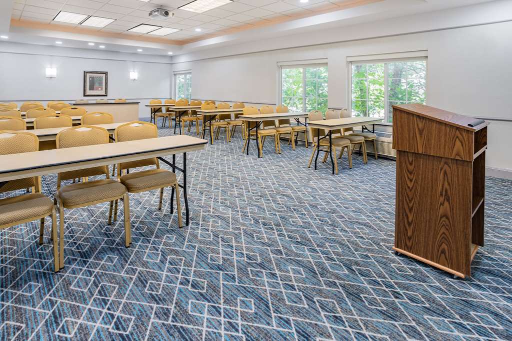 La Quinta Inn & Suites by Wyndham Norfolk - photo 31