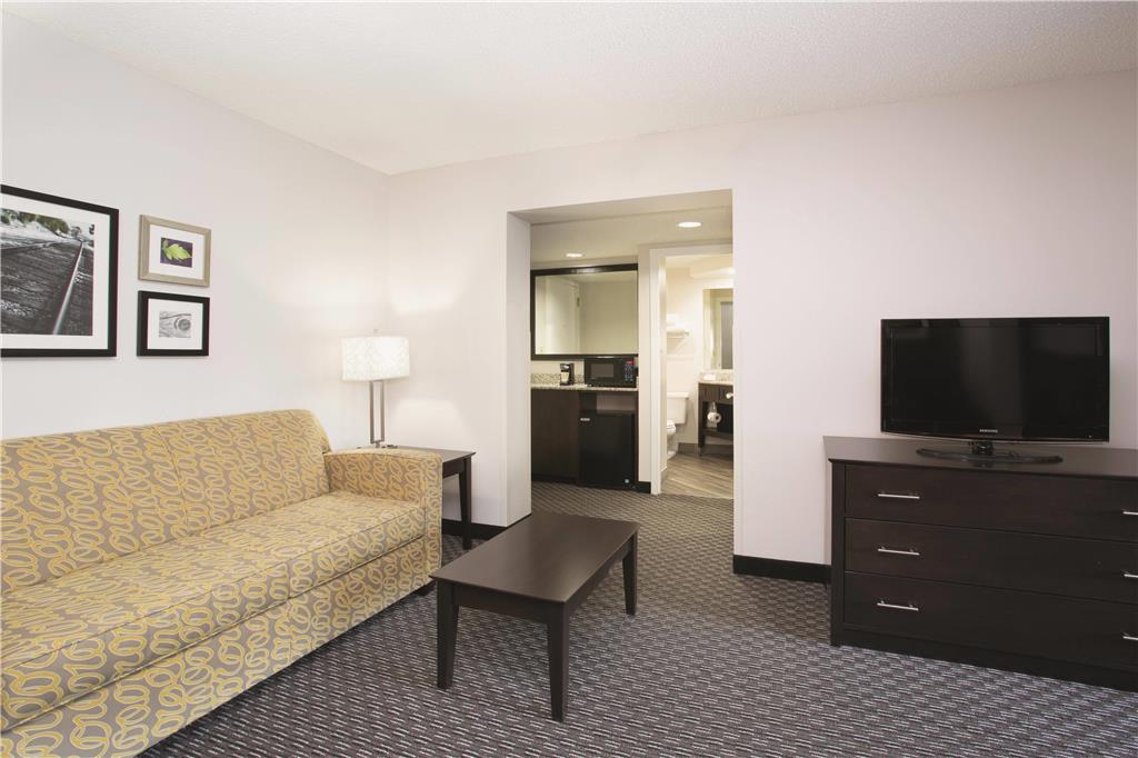 La Quinta by Wyndham Denver Englewood Tech Center - photo 27