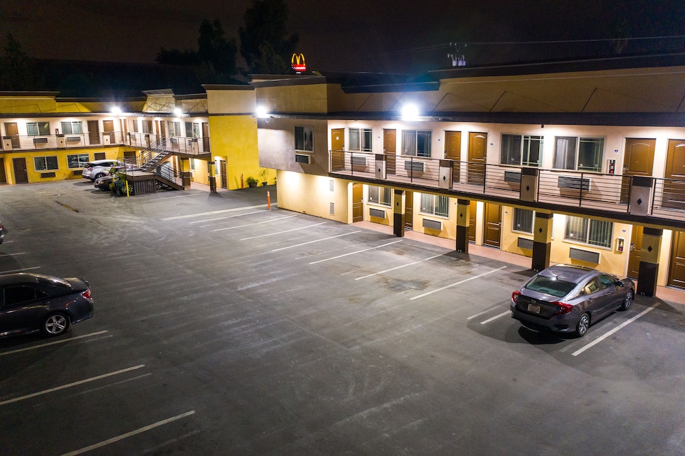 Starlight Inn South El Monte - photo 23