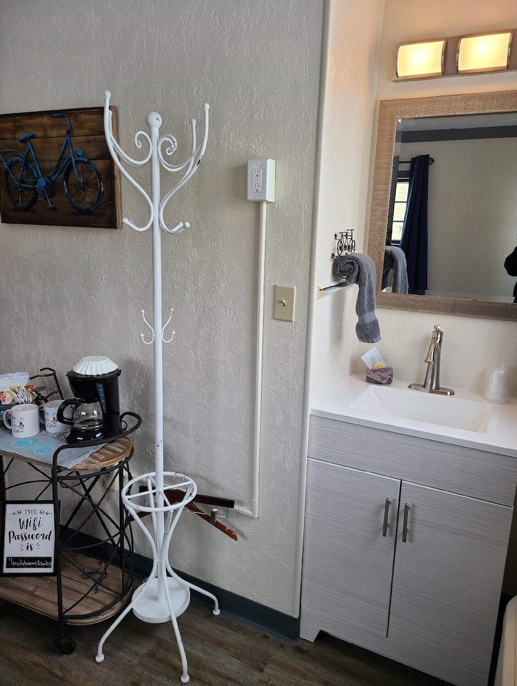 Lamplighter Cabins & Suites - photo 10