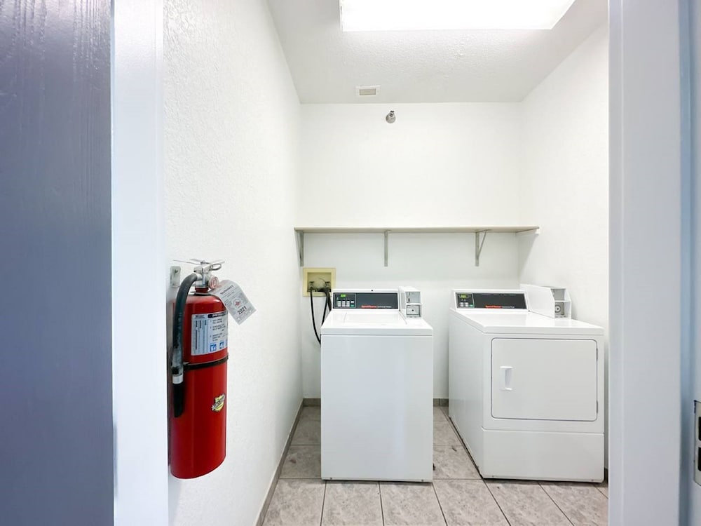 Blaine Town Inn & Suites - photo 25