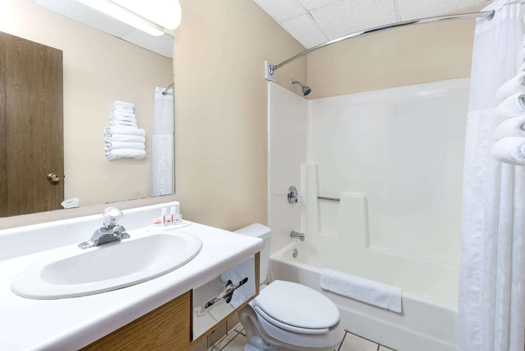 Super 8 by Wyndham Chamberlain SD - photo 12