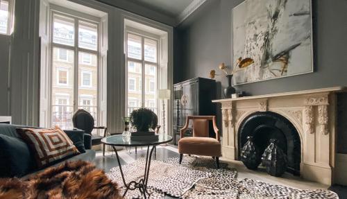 South Kensington stylish quiet balcony apartment — 4-Star Luxury Hotel in London, United Kingdom