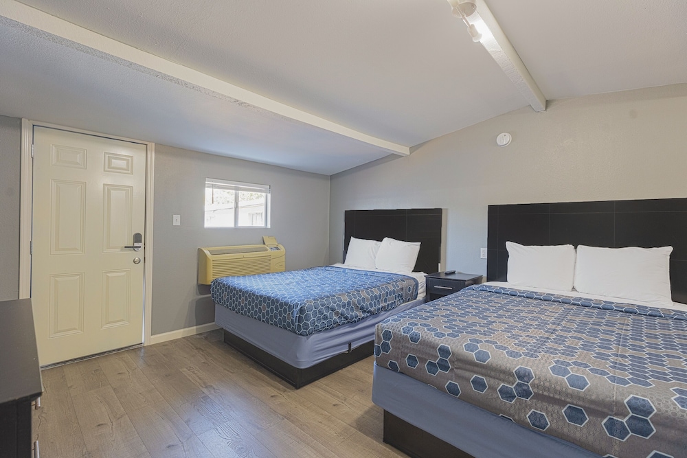 Sands Inn Winnie - photo 6