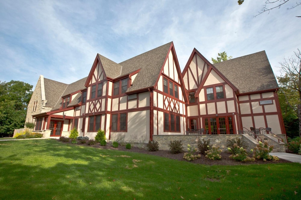 The Inn at Shattuck St. Mary's — hotel in Faribault