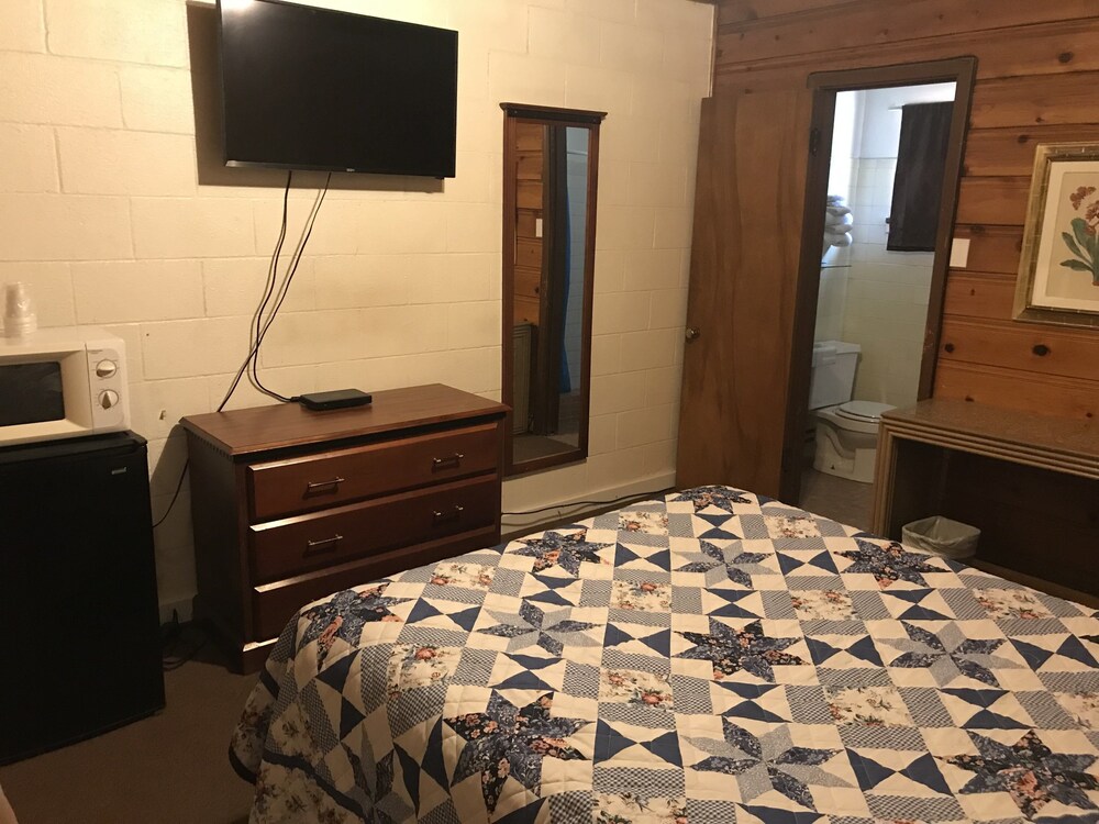 White Pine Motel - photo 9