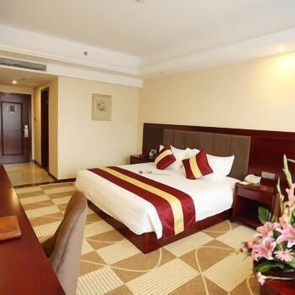 Lanting Hotel — hotel in Linqiong