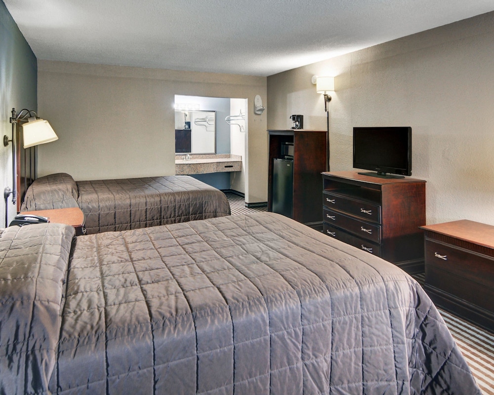 Rodeway Inn Gainesville I 35 - photo 14