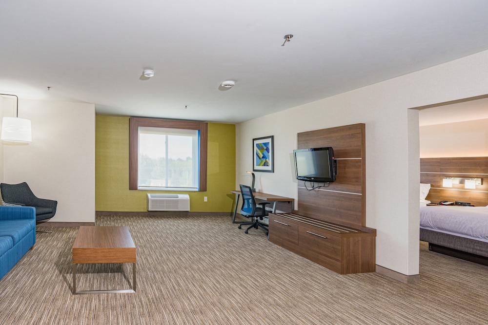 Holiday Inn Express Hotel & Suites Swansea by IHG - photo 14