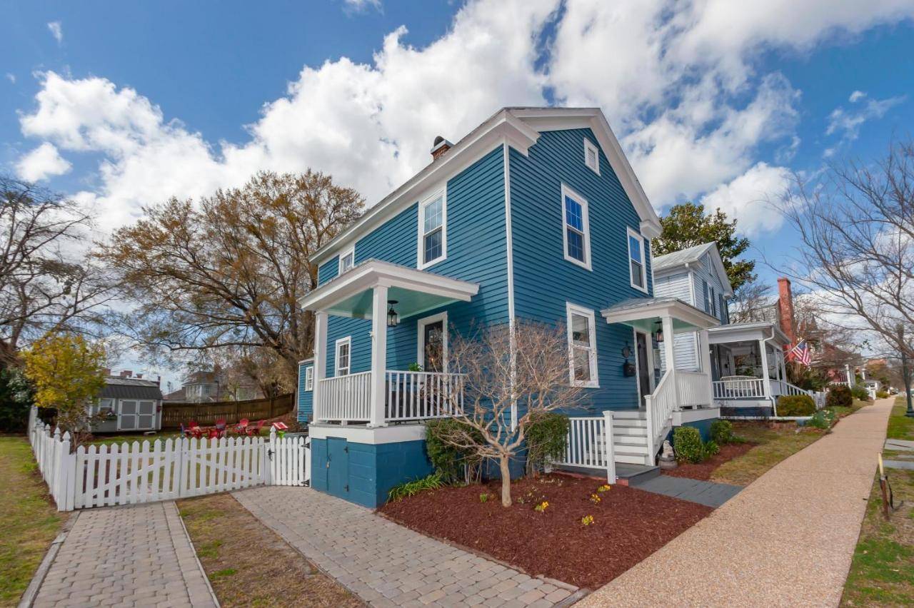 Higgins Downtown Depot — New Bern