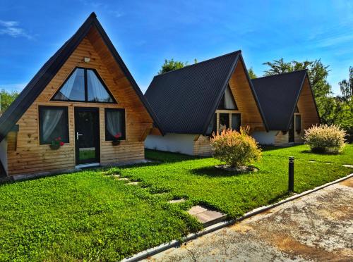 Căsuțele Denis&Lucas in Ocna Sugatag, Romania