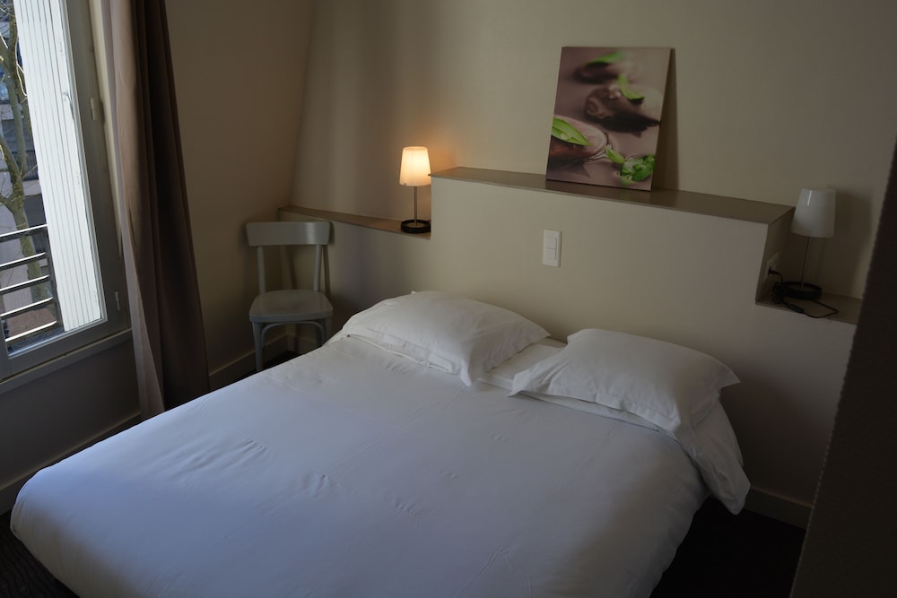 Le Charleston Hotel in Rodez, France