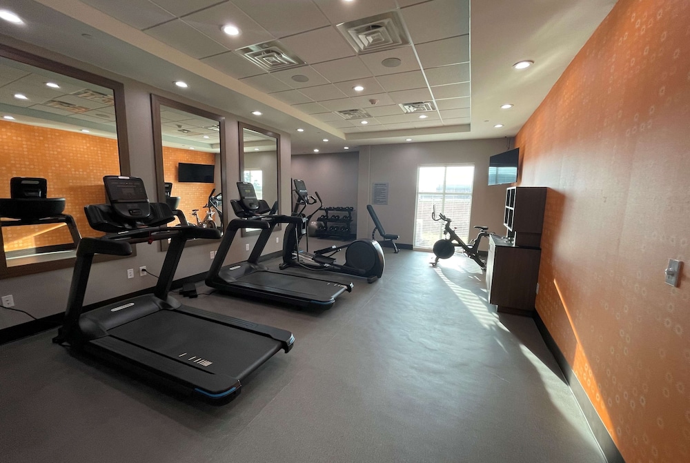La Quinta Inn & Suites by Wyndham Sulphur - photo 15