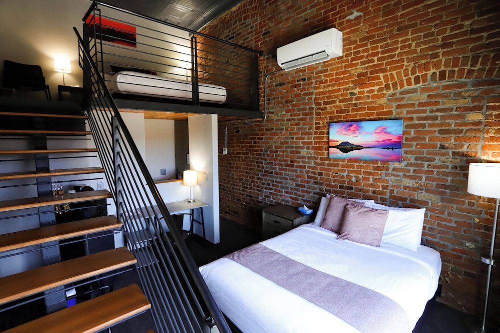 The Hotel Sturgis - photo 27