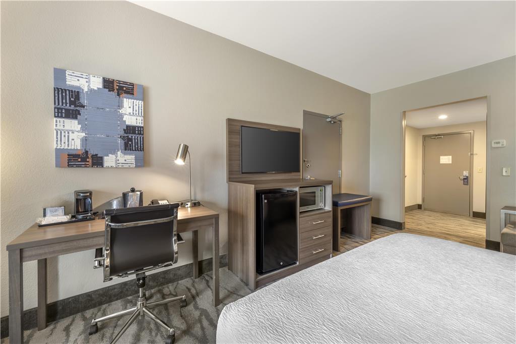 Best Western Plus Castlerock Inn & Suites - photo 12