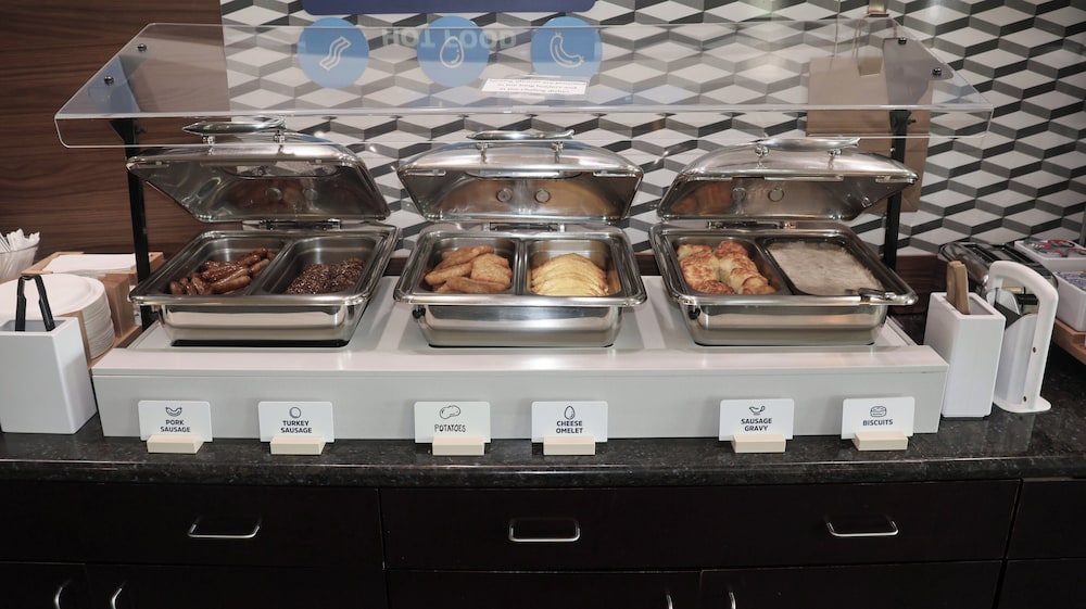 Holiday Inn Express & Suites Morton Peoria Area by IHG - photo 65
