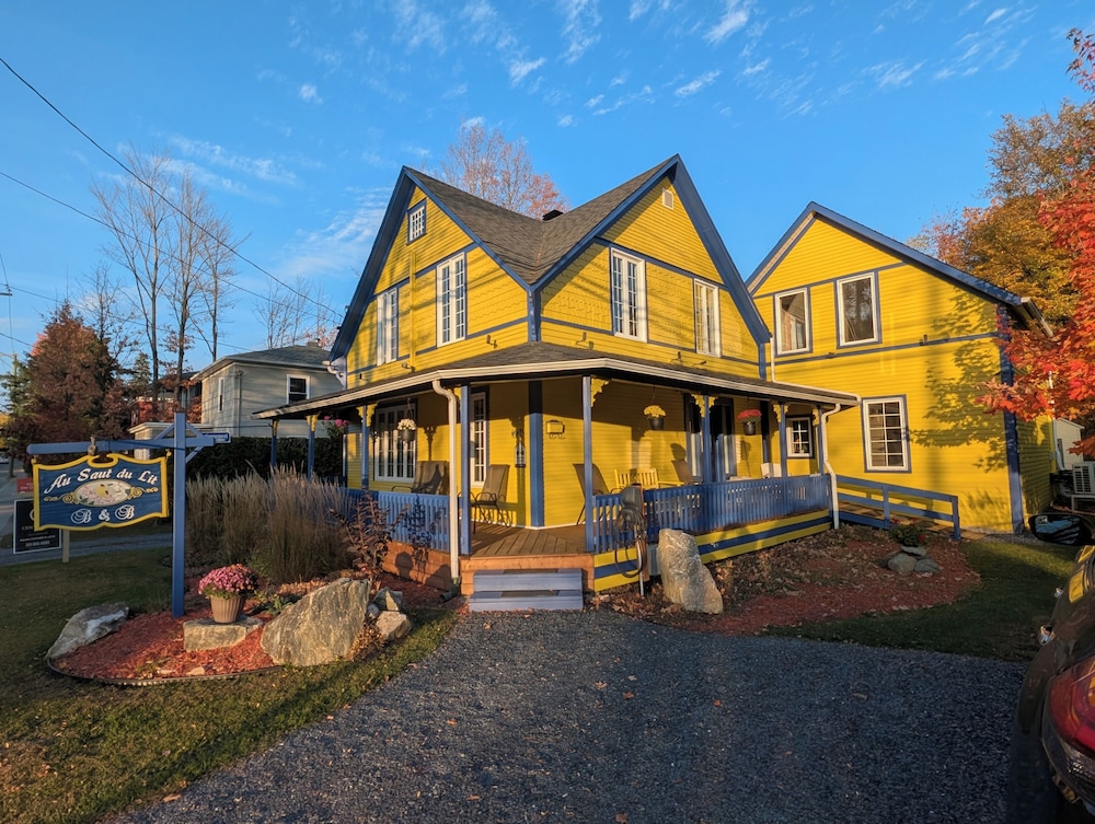 Au Saut du Lit in Magog, Canada