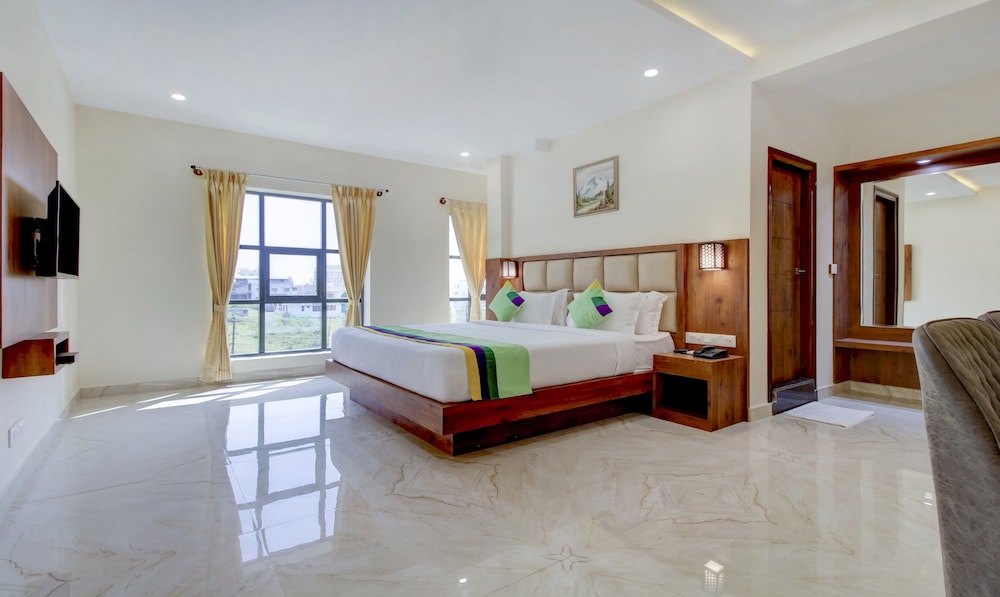 Treebo The Meridian 10 Mins To Mahatma Gandhi Park in Chikmagalur, India