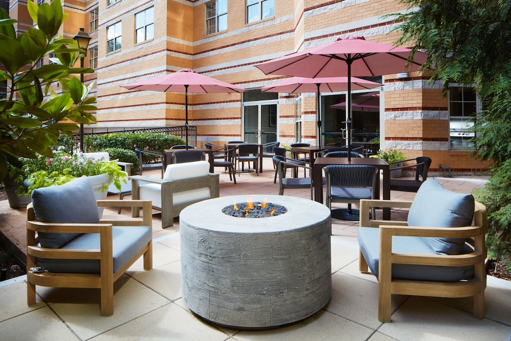 Residence Inn by Marriott Arlington at Rosslyn - photo 17