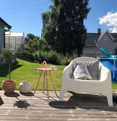 Koselig hus med stor og solrik hage — 4-Star Luxury Hotel in Lillehammer, Norway