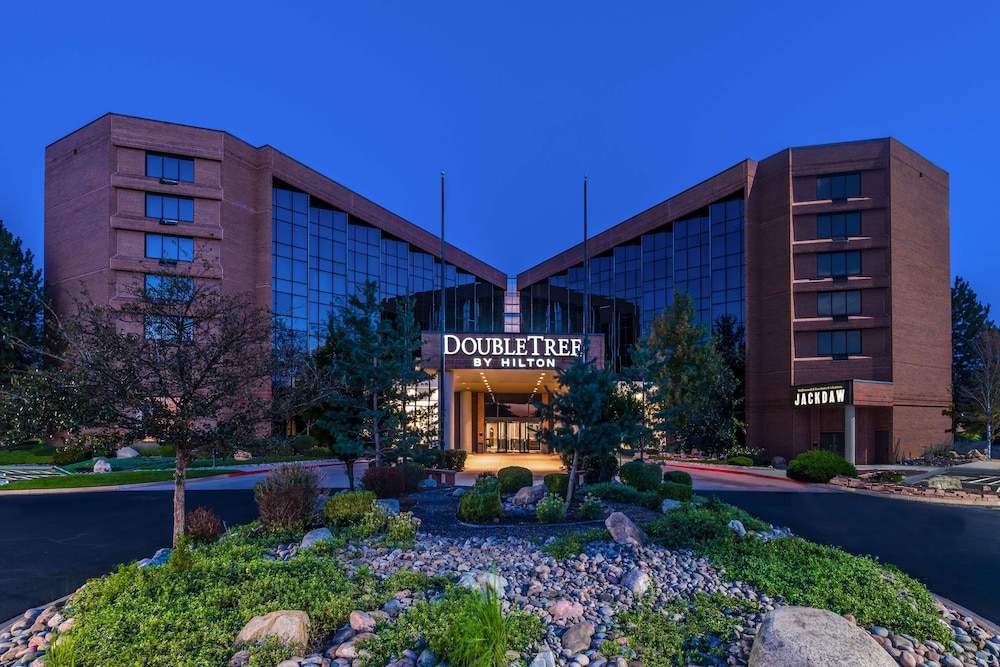 DoubleTree by Hilton Denver Aurora — 4-Star Luxury Hotel in Aurora, United States