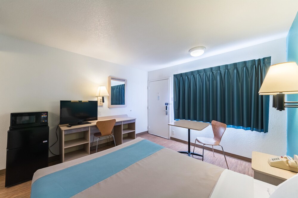 Motel 6 Deming - photo 11
