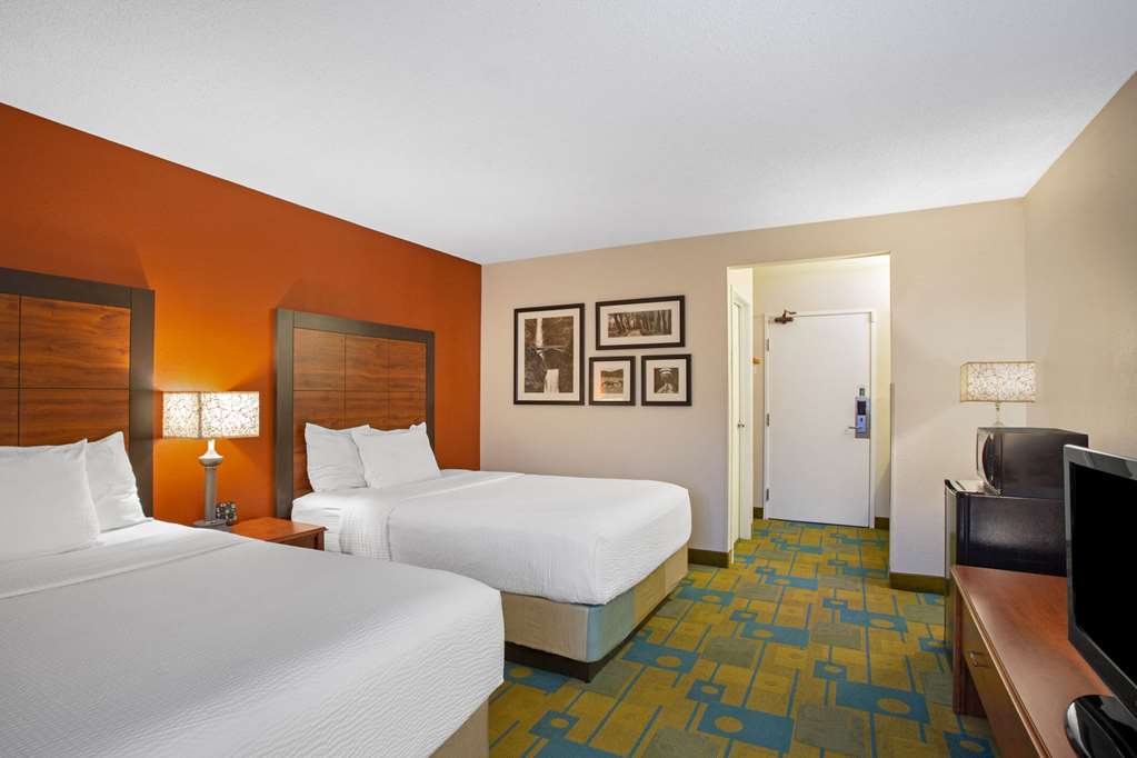 La Quinta Inn by Wyndham Auburn Worcester - photo 16