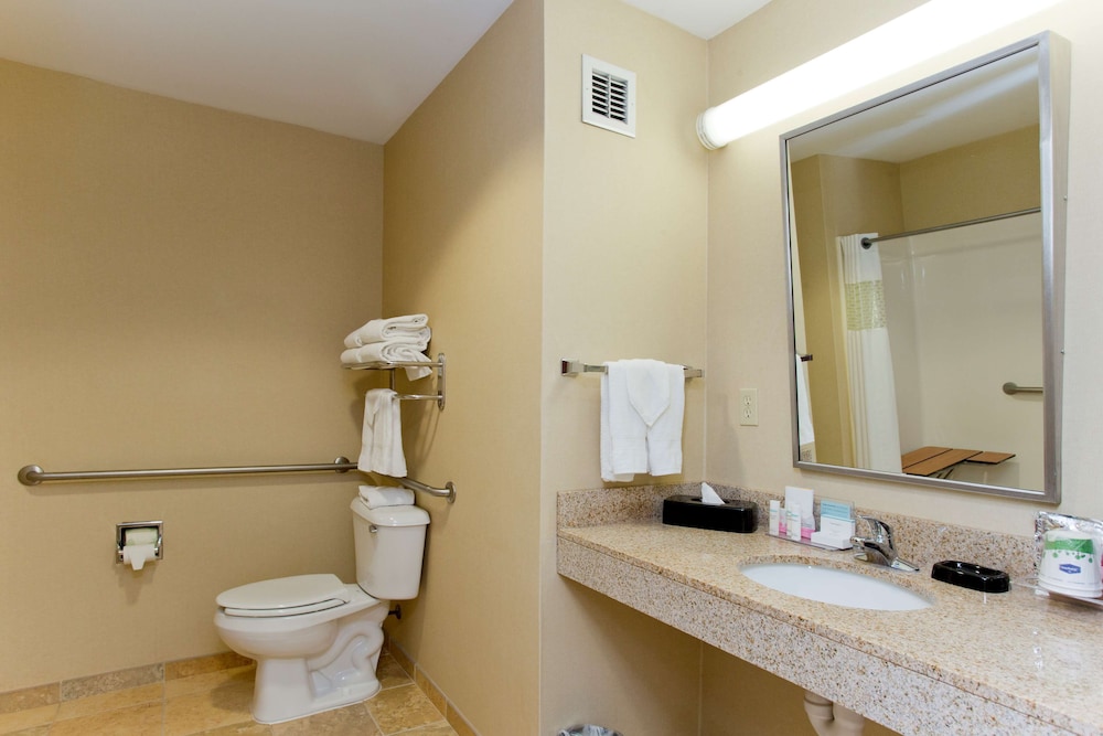Hampton Inn Martinsburg South Inwood - photo 32