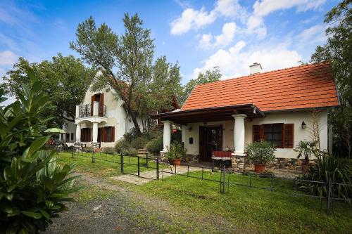 Káli Borház Nyaralóházak in Unknown City, Hungary