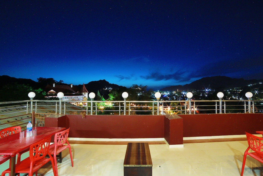 Hotel Abu Grand in Abu, India