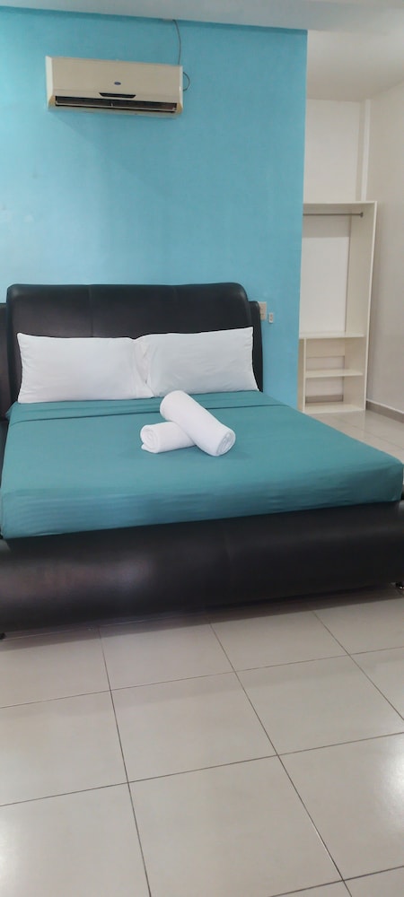 Platinum Hotel — Angeles City — photo 2