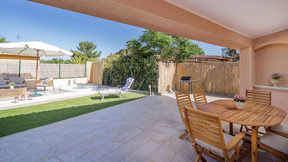 Villa Gea 8 Emma Villas — 4-Star Luxury Hotel in Muravera, Italy