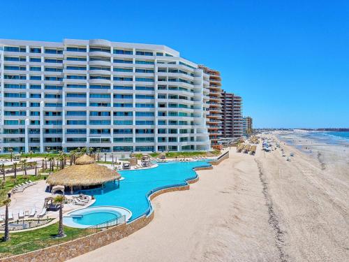 Modern 2BR Gem oIconic Sandy Beach — 4-Star Luxury Hotel in Puerto Penasco, Mexico
