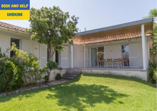 Can Francesc Wifi BBQ garden 200m from the beach for 8 in Port D'alcudia, Spain