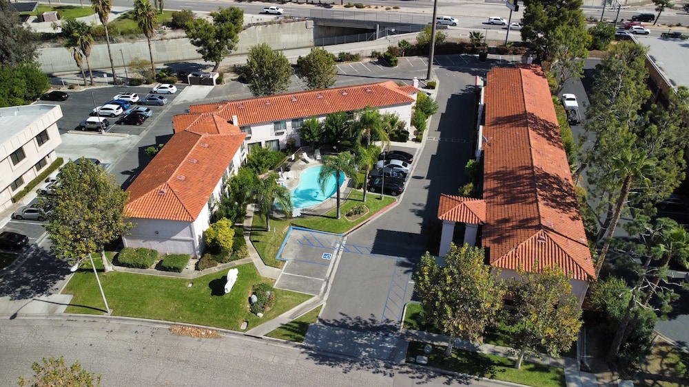 Hospitality Inn San Bernardino Redlands - photo 30
