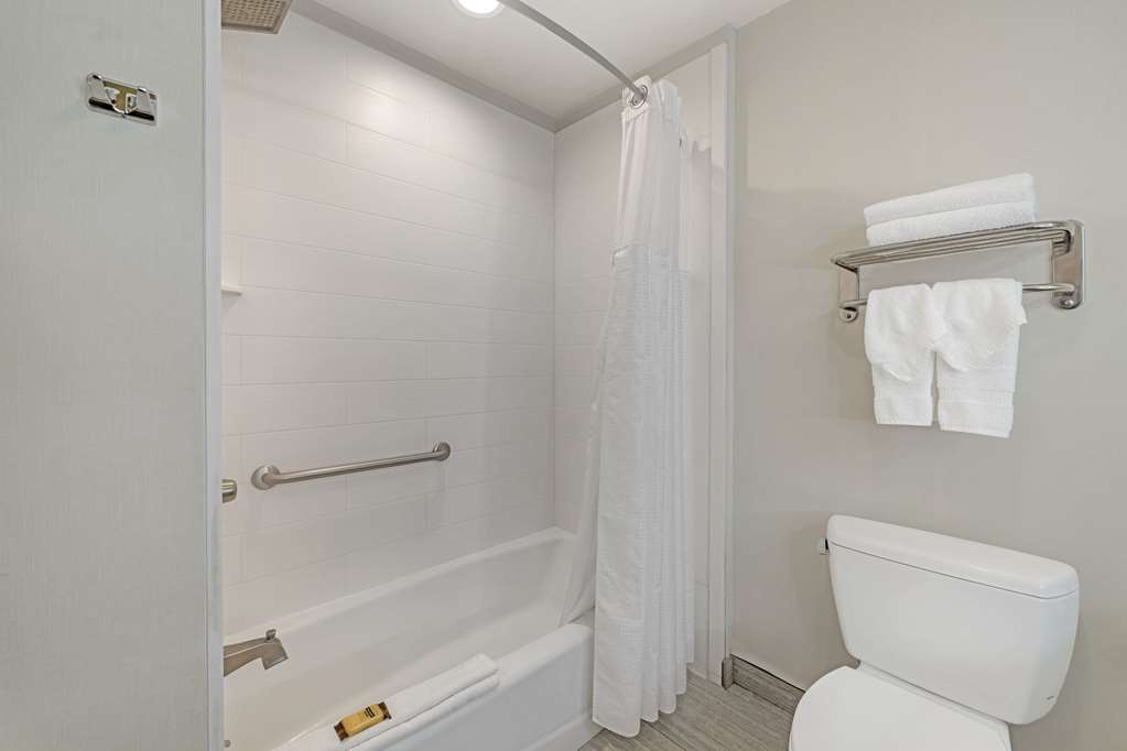 Best Western Plus Gardena Inn & Suites - photo 30