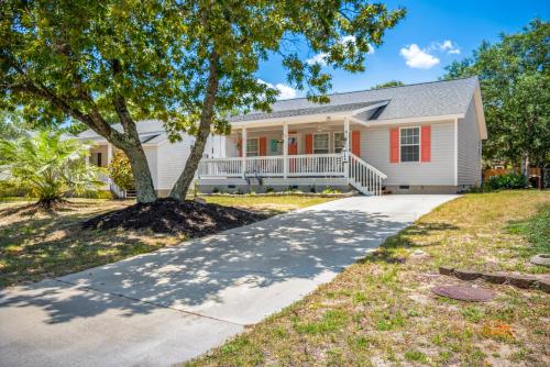 9th Street Sandy Feet by Oak Island Accommodations - photo 46