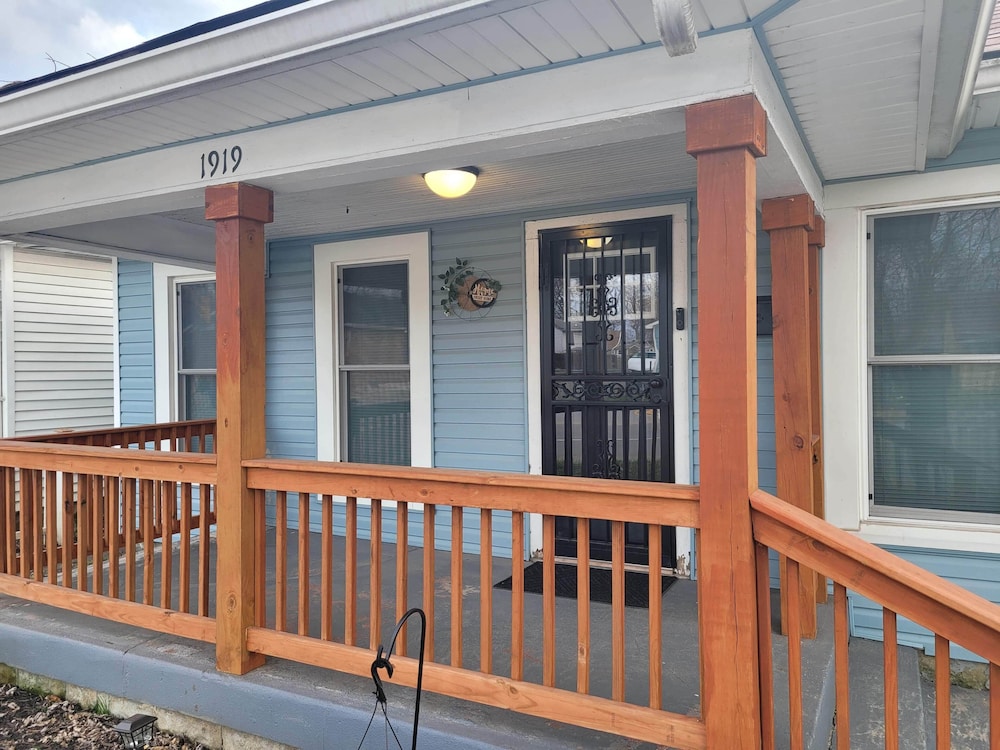 Charming 3b 1b Westside Indy - photo 10