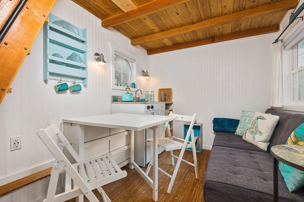 Tiny Digs Hotel of Tiny Houses - photo 82