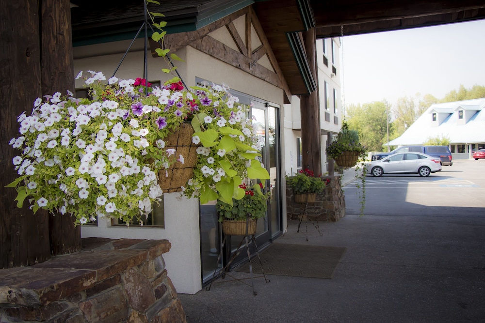 Bitterroot River Inn & Conference Center - photo 35