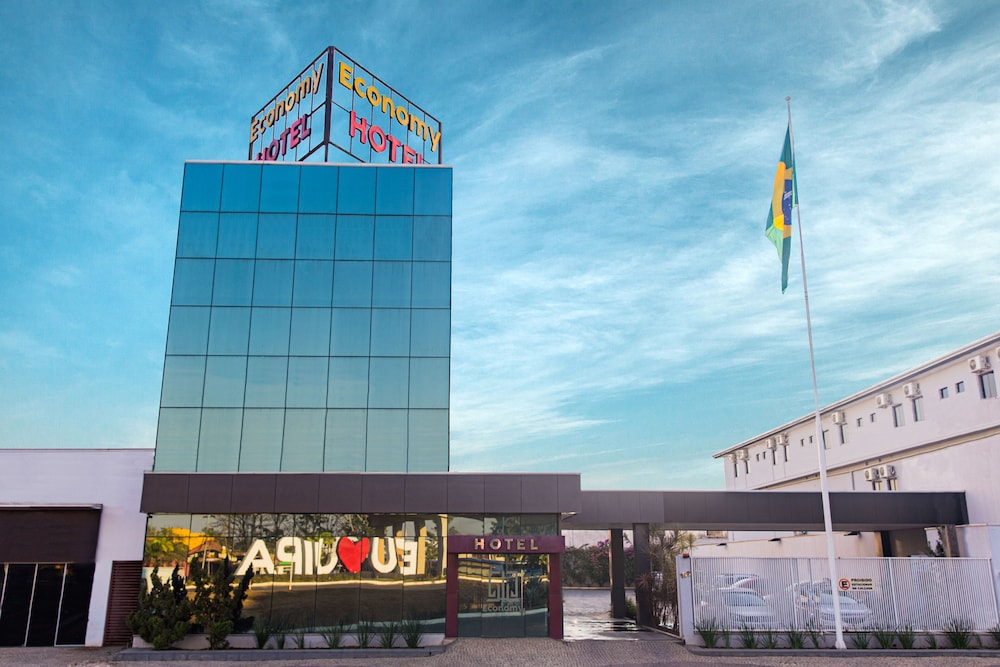 Economy Master Hotel — hotel in Ji Parana