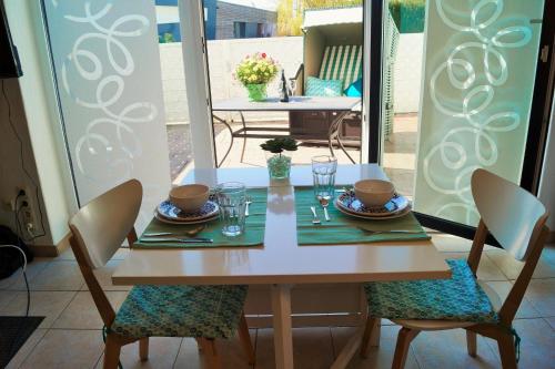 STR 294 Appartementhaus Strandallee — 4-Star Luxury Hotel in Scharbeutz, Germany